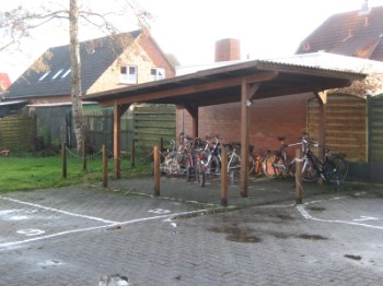 Parkplatz, Radunterstellplatz Parkplatz, Radunterstellplatz